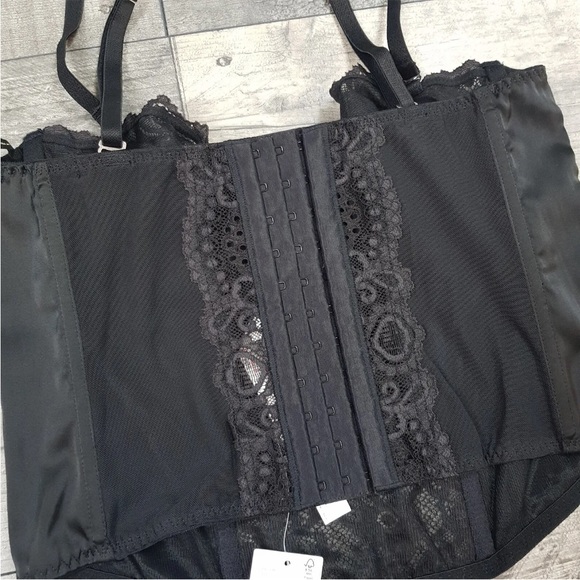 Urban Outfitters Ava Lace Corset Basque Medium 12 14 Black Underwired Top BNWT - Picture 9 of 10